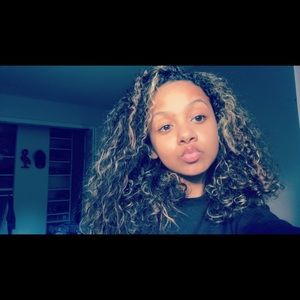 Meet your Posher, Chloe